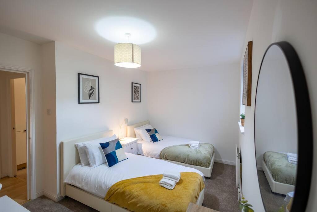Morden London Apartment, By The Sea With Free Parking Exterior foto