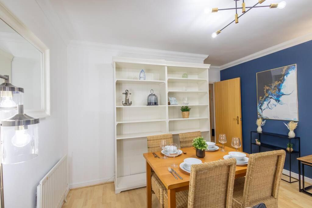 Morden London Apartment, By The Sea With Free Parking Exterior foto