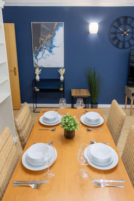 Morden London Apartment, By The Sea With Free Parking Exterior foto