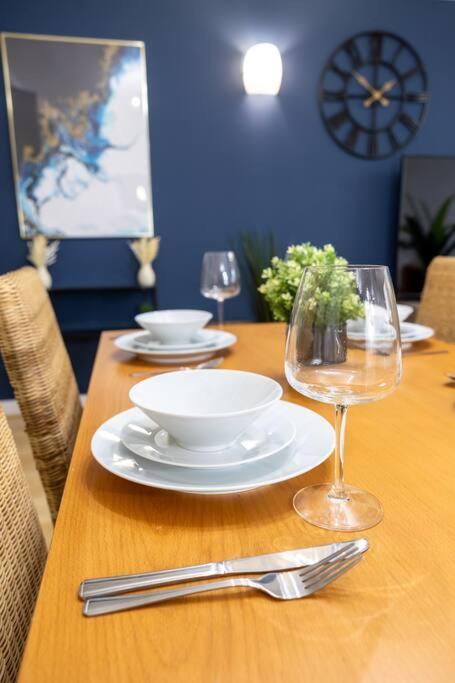 Morden London Apartment, By The Sea With Free Parking Exterior foto