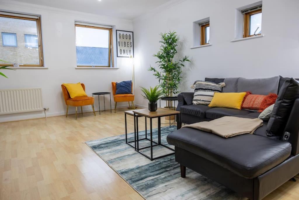 Morden London Apartment, By The Sea With Free Parking Exterior foto