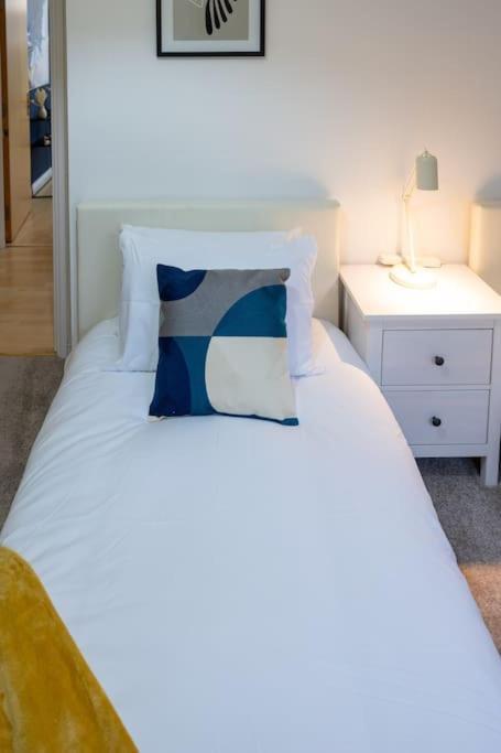Morden London Apartment, By The Sea With Free Parking Exterior foto