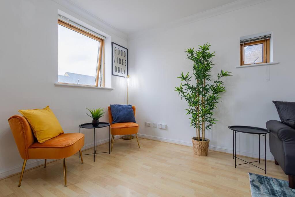 Morden London Apartment, By The Sea With Free Parking Exterior foto