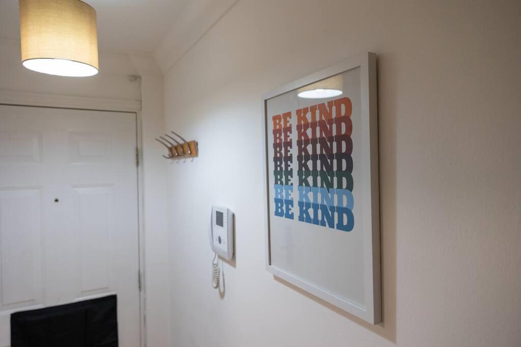 Morden London Apartment, By The Sea With Free Parking Exterior foto